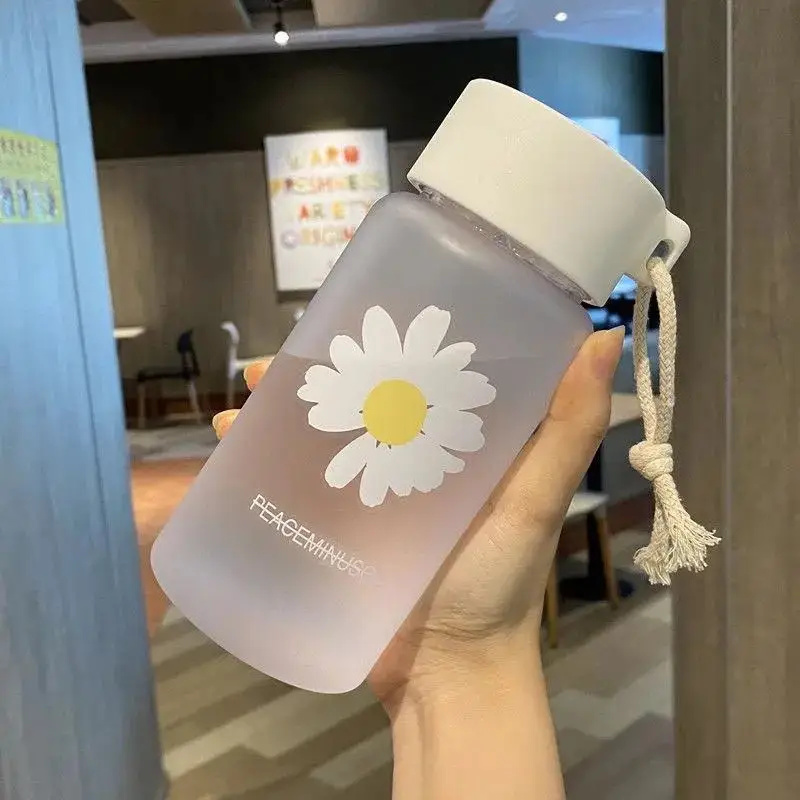 500ml Small Daisy Transparent Water Bottles BPA Creative Frosted Water Bottle With Portable Rope Travel Tea Cup Student Mug outdoor drinkware