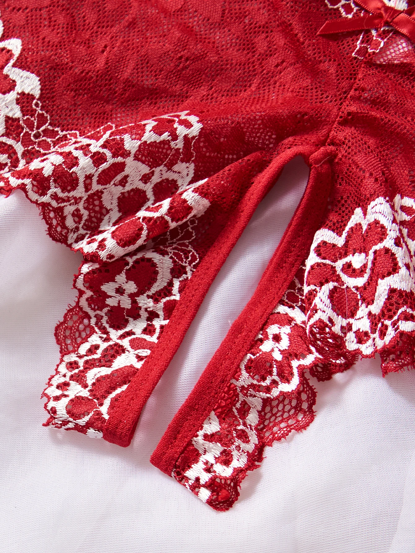 Set di lingerie in pizzo a contrasto di colore, reggiseno e slip, completo intimo da donna - immagine 6