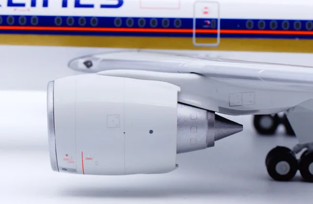 EW277W010 Alloy Collectible Plane Gift JC Wings 1:200