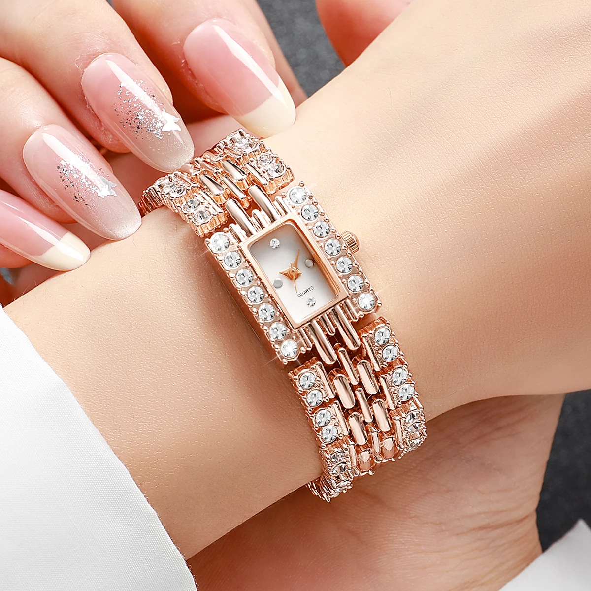 Women's  Luxury Dazzling Quartz Watch Casual Business Style Simple Dial Handwatch Gift Set (Box Not Included)