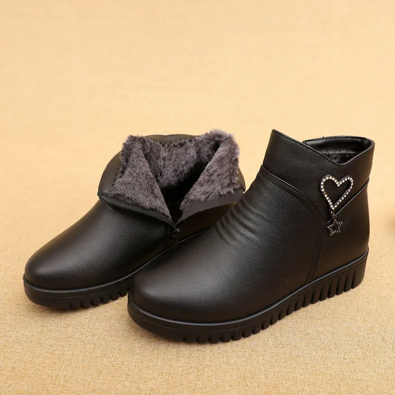 Winter Shoes women's genuine leather ankle flat boots Casual Comfortable Warm Woman Snow Boots mother Cotton boots