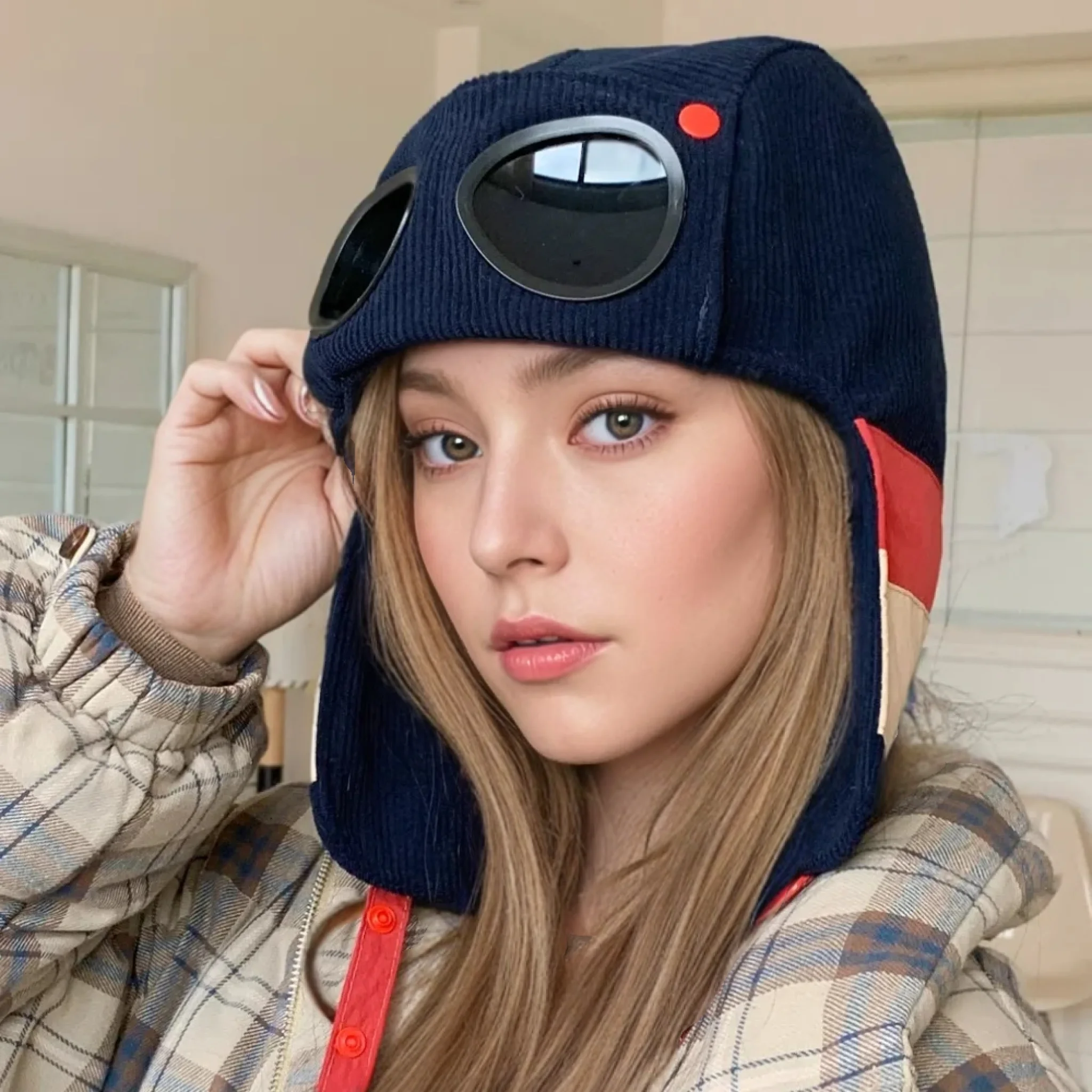 New Style Bomber Hats Ear Protection Hat Fashionable Pilot Style Hat With Sunglass Outdoor Winter Cap For Female Hat Caps