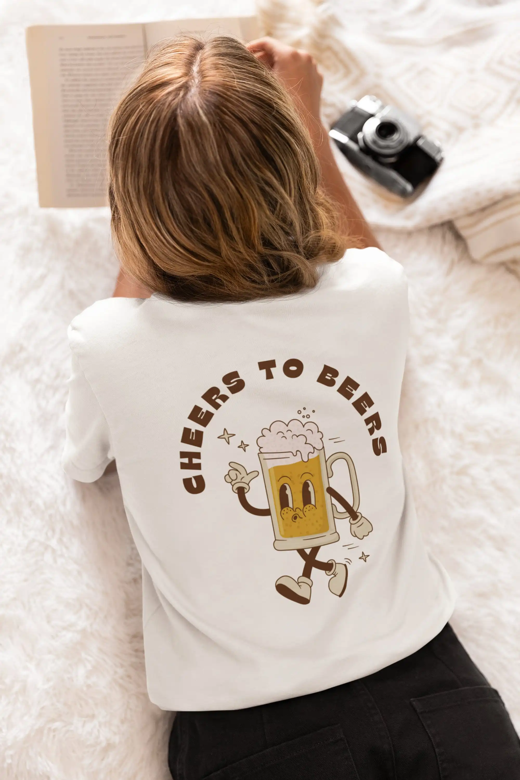 

Cheer To Beers Slogan Women T-shirt Cute Cartoon Beer-cup Man Print Female Shirt New Hot Sale Fashion Summer Casual Girl Tee