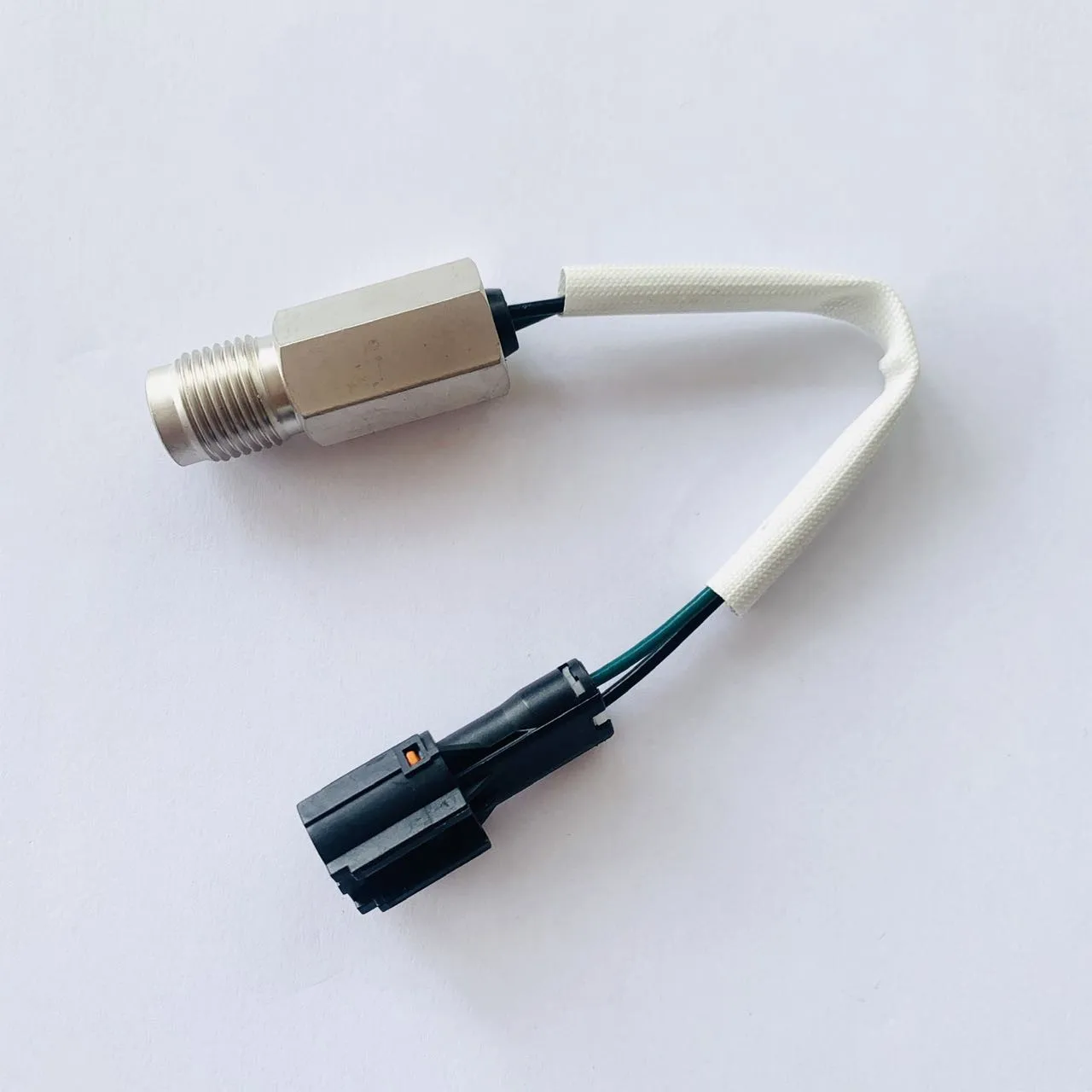 21E3-0042 21Q6-15800 RPM Speed Revolution Sensor for Hyundai R220LC-5 R200LC-7 R210LC-7 R215LC-7 R220LC-7 R225LC-7 Excavator