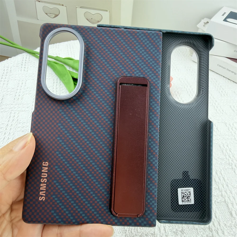 Luxury Carbon Fiber Slim Case with Kickstand - Shockproof and Protective Hard Shell