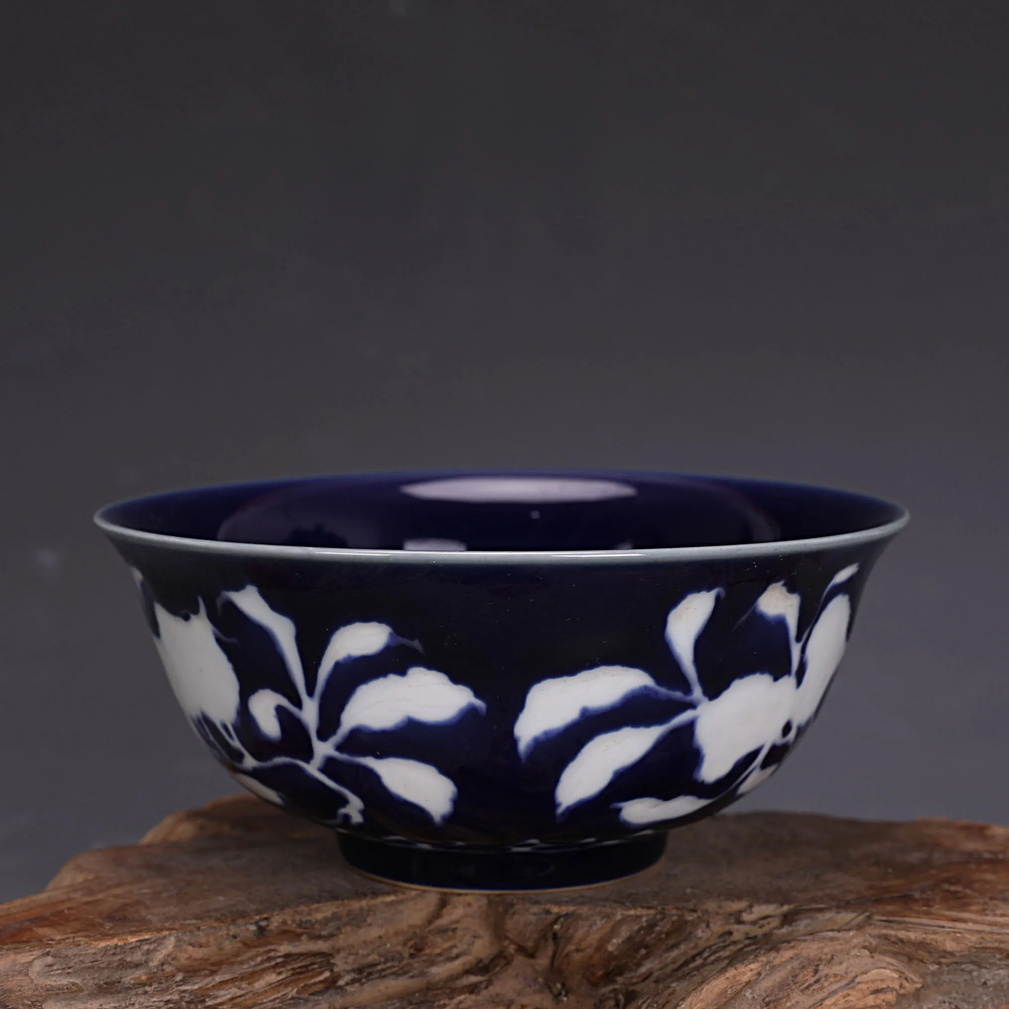 

Ming dynasty blue glaze with white carved fruit pattern porcelain bowl,Free Shipping