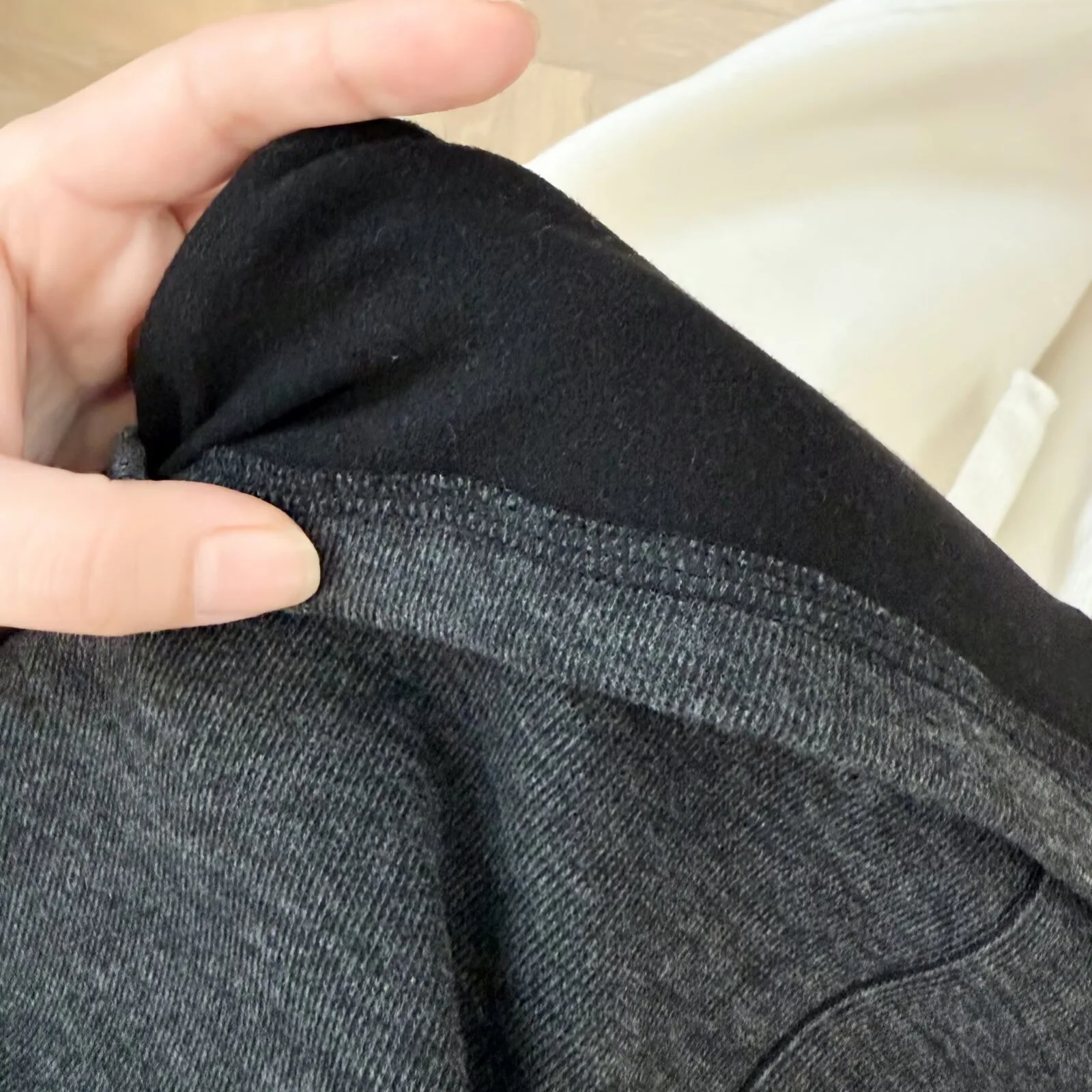 XXXXL Fashion Plus Size Women's T-Shirt New V-neck Pleated Fleece Base Tops For Autumn And Winter Warm Innerwear 192