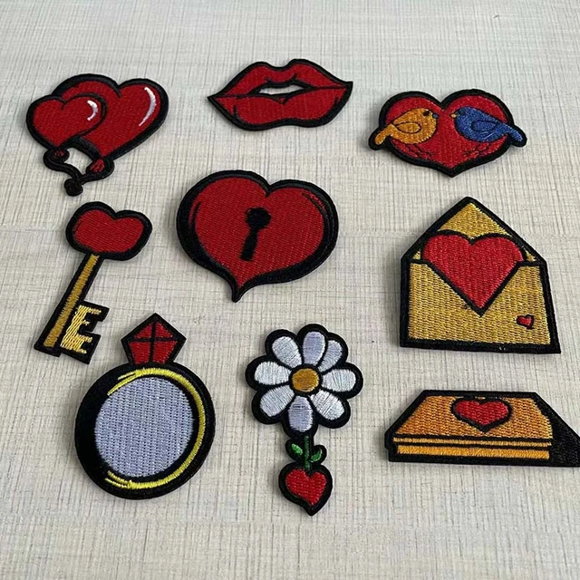 3 Pcs Valentines Iron on Transfers,Valentine's Day Iron on Patches Heart  Love Design Iron on Stickers Cute Heat Transfer Decals Patches for T-Shirts