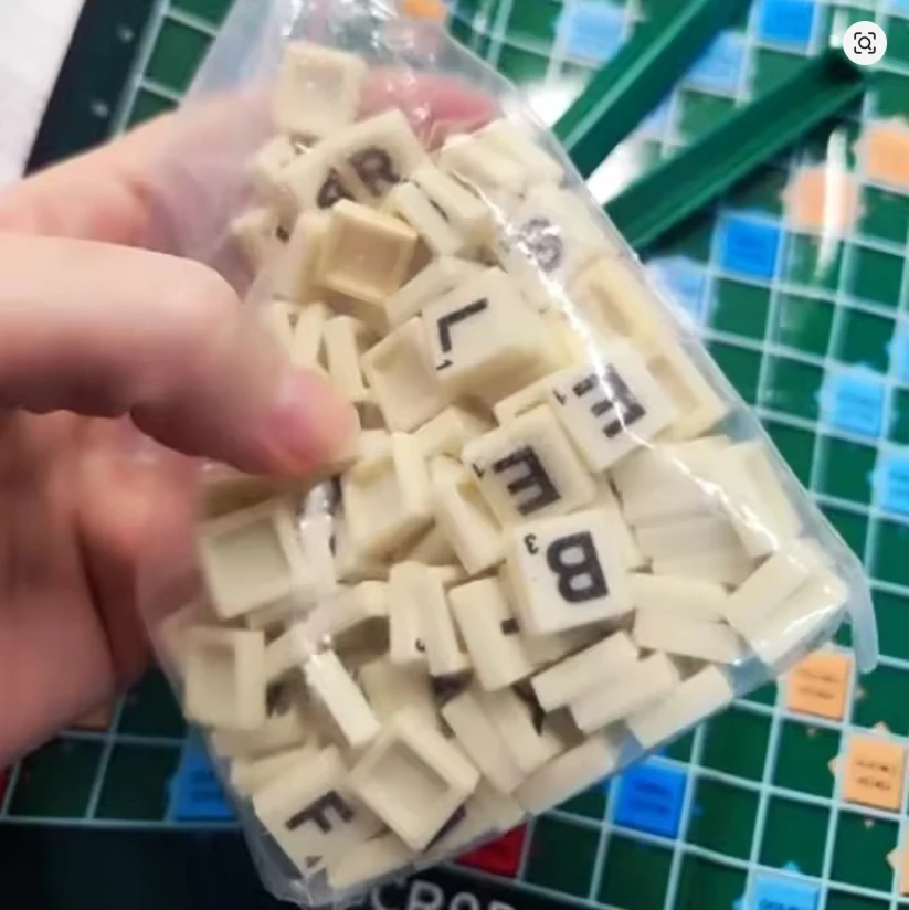 2-4 명 영어 철자 솔리테어 상자 알파벳 체스 교육 장난감 여행 영어 알파벳 Scrabble 퍼즐 보드 게임