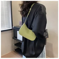 Sac à main de couleur unie à la mode et tendance, petit sac carré simple et nouveau, sac à aisselles à une épaule élégant et de haute qualité 5