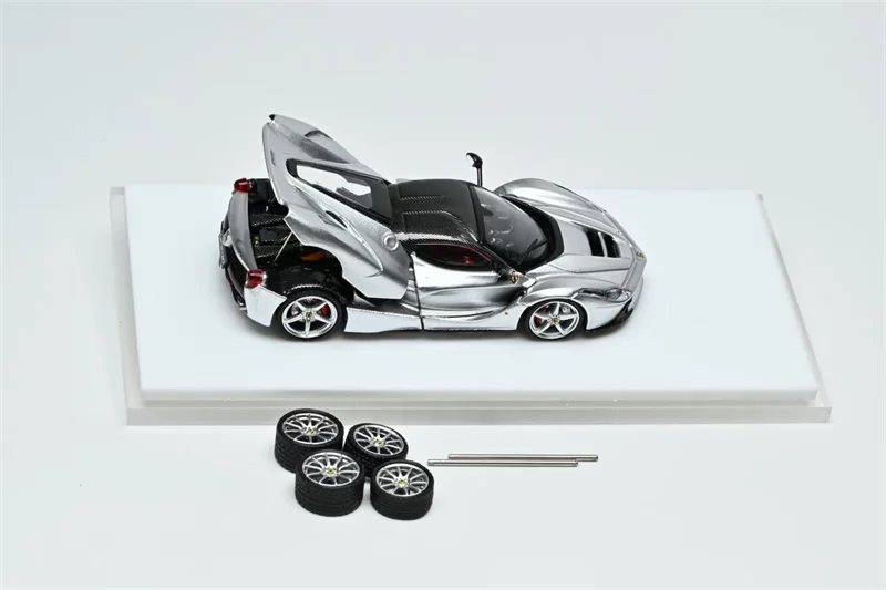 PreSale] Street Buster 1:64 LaFerrar (F150) Red Coupe Aperta Red