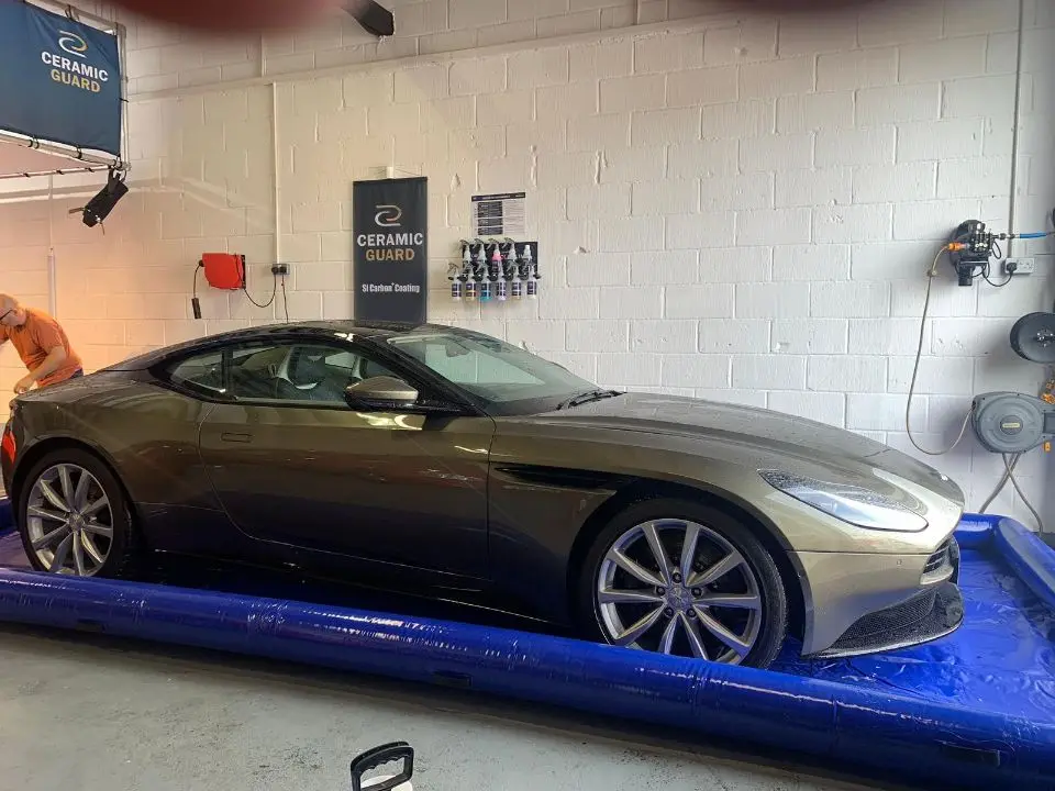 New Portable Black Inflatable Car Wash Mat Water Containment