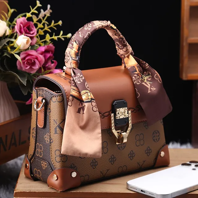 Light luxury brand women's handbag 2025 new autumn and winter high-end designer fashionable shoulder crossbody bag 2