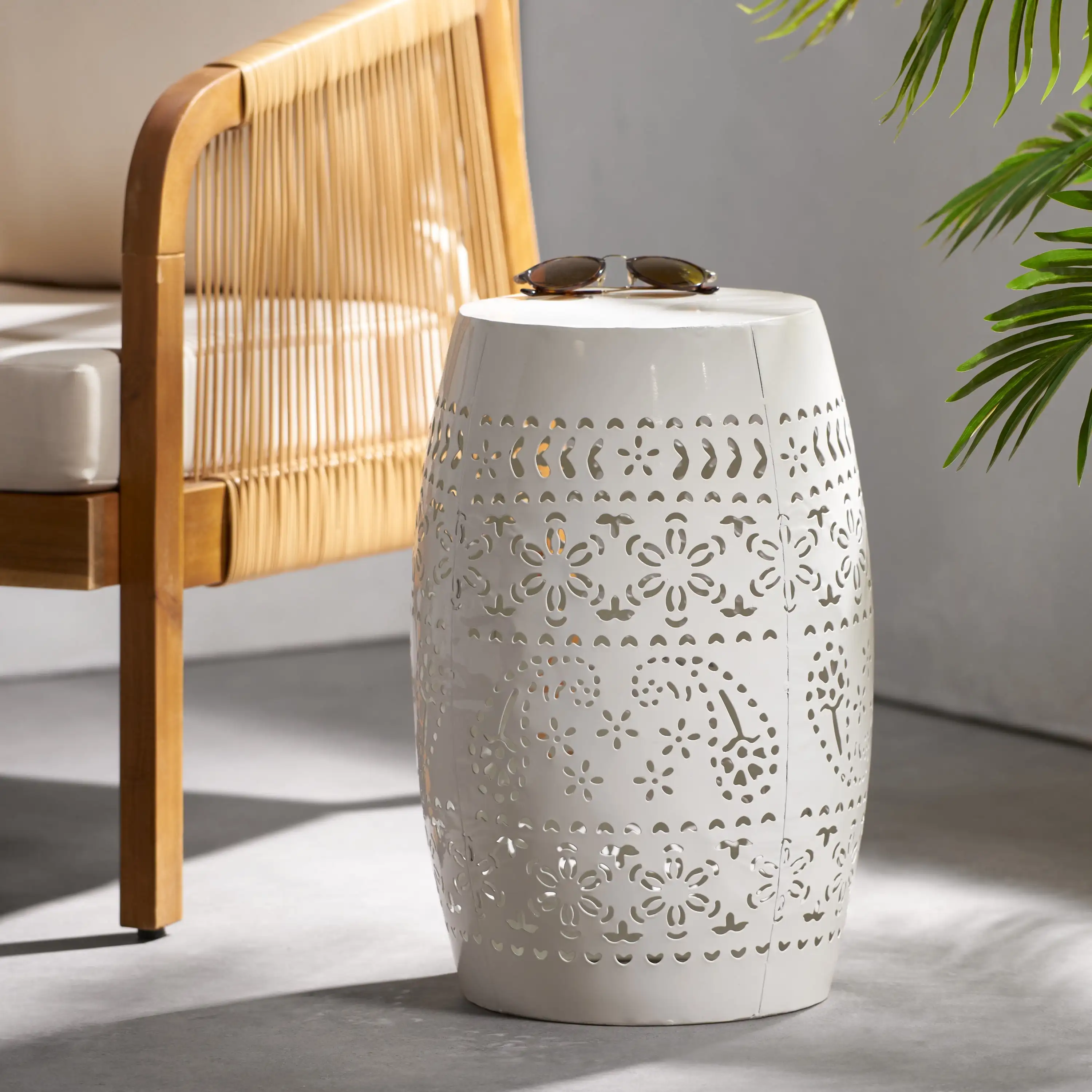 

Belle Luxurious Refined Fashionable and Elegant Outdoor 12" Lace Cut Iron Side Table White