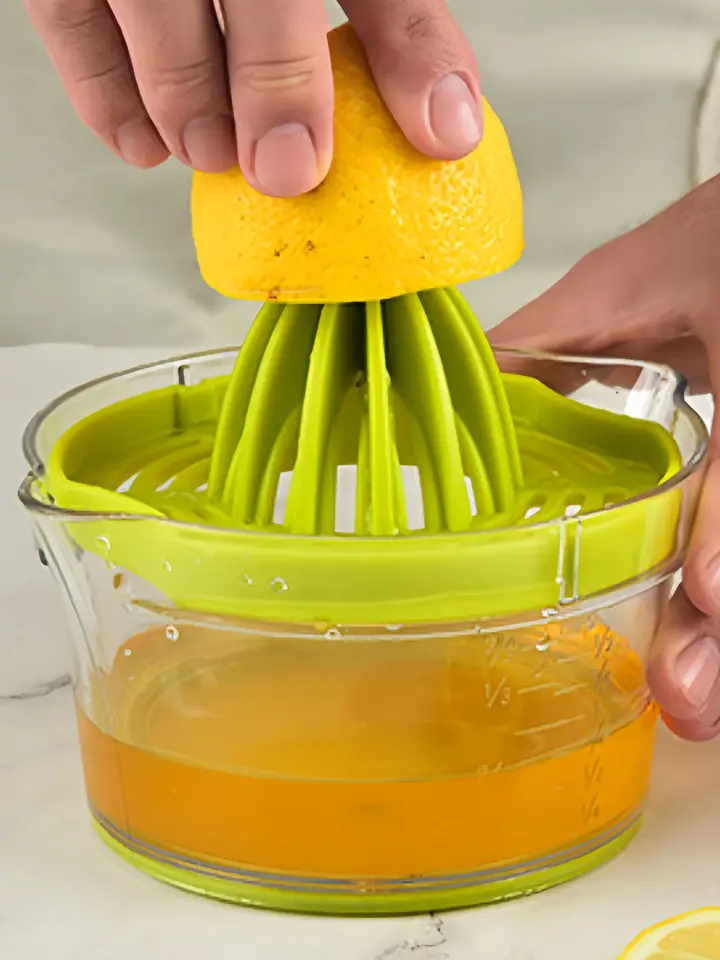 SoeUyd Spremiagrumi Manuale, Spremi Limone, Spremi Limone Manuale, Spremiagrumi con Beccuccio, Compatto e Portatile per Limoni, Arance e Altri Tipi di