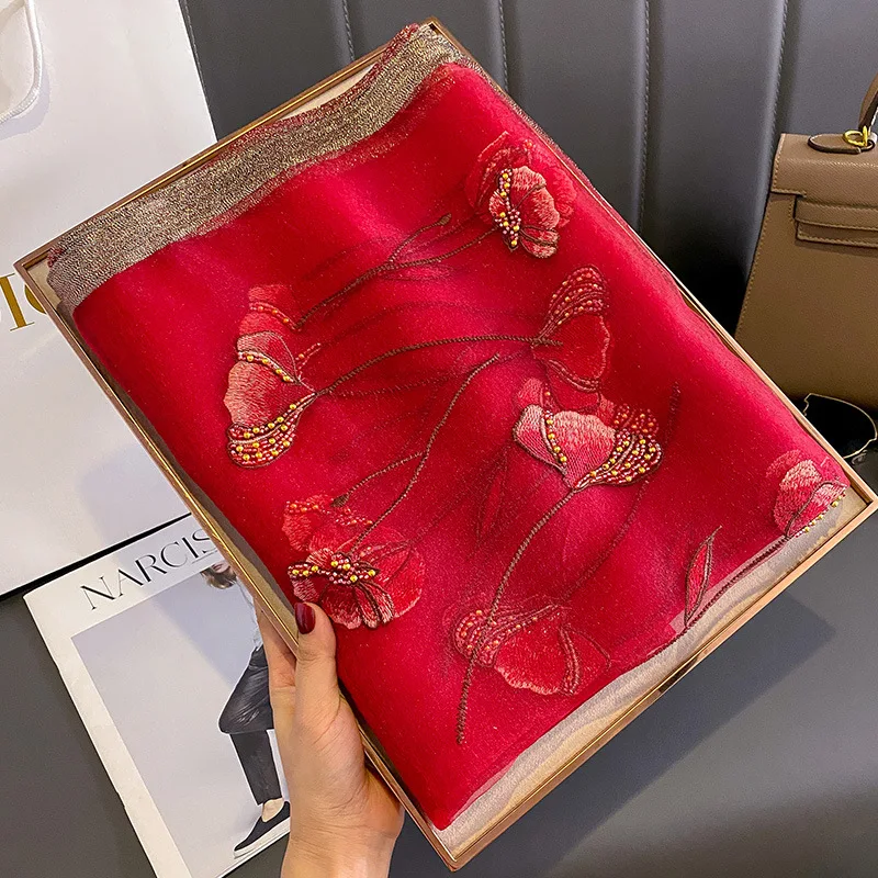 Sciarpa misto lana e seta semi trasparente con tulipani e perline per mezze stagioni (90*180cm) 75 Sciarpa misto lana e seta semi trasparente con tulipani e perline per mezze stagioni (90*180cm) - immagine 35