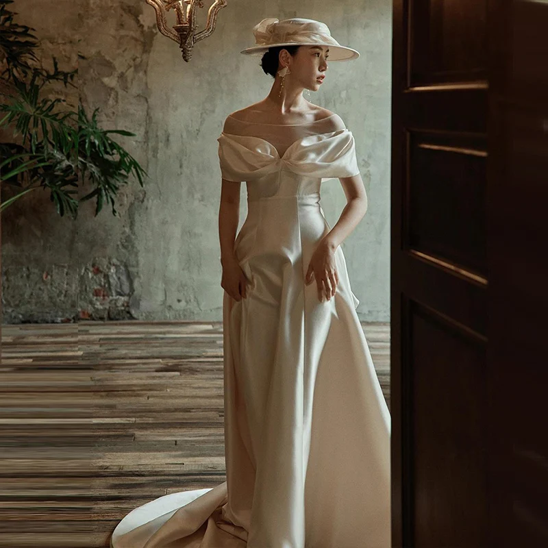 

2023 New A-Line Off Shoulder Bride Dresses Satin Wedding Dress Photo-Shooting Tour Bow Back Simple Robe De Mariée Gown Bridal