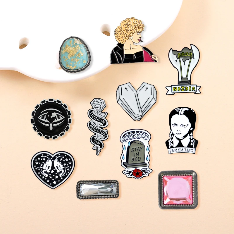 

Black Punk Badge Creative Cartoon Heart-Shaped Coffin Rose Skeleton Graves Enamel Brooch Trendy Lapel Jewelry Gift For Women Men