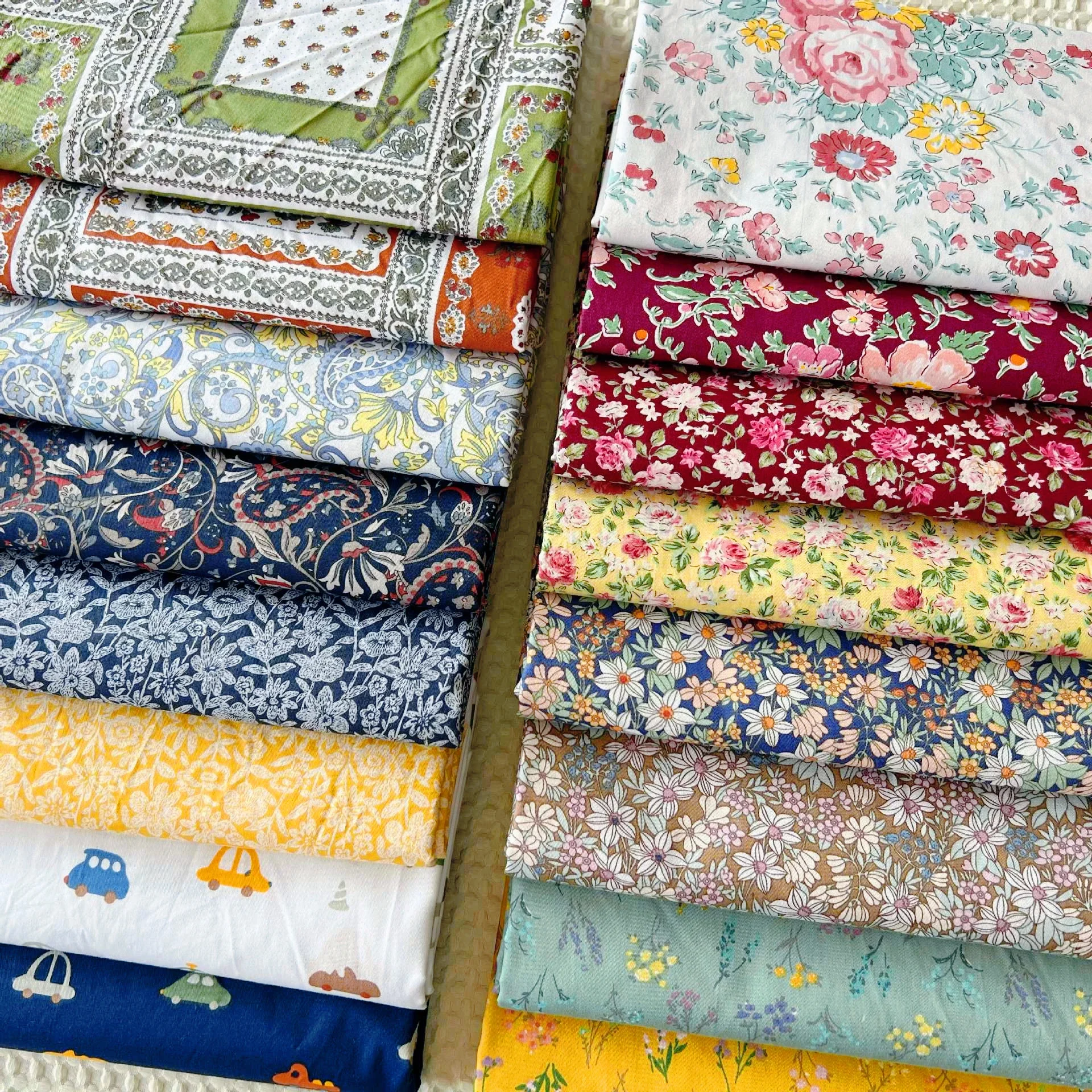 Pure Cotton Twill Printed Floral Fabric, 160x50cm – Ideal for Bedding, Handmade Crafts, and Decor
