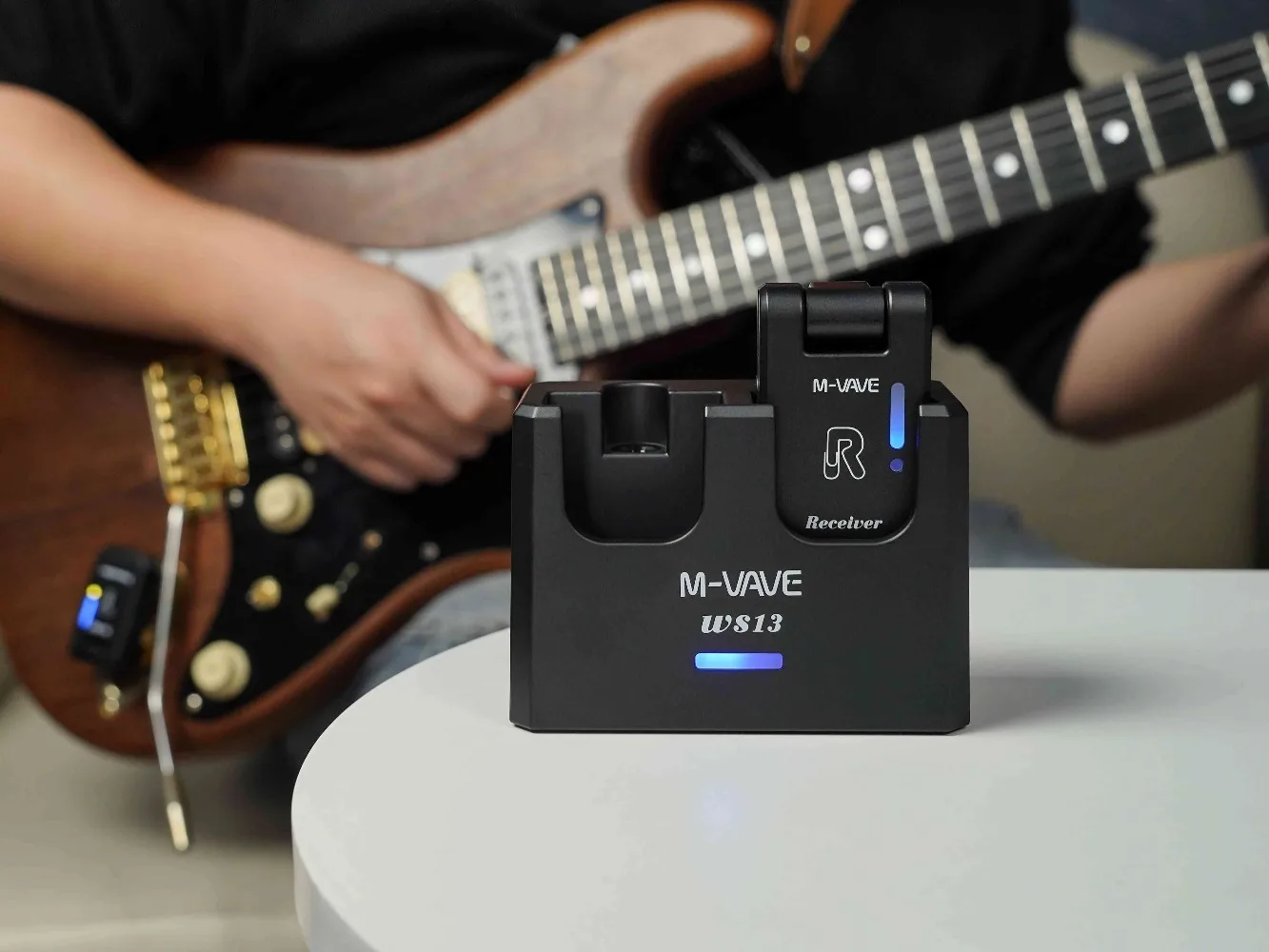 รูปสินค้า เครื่องส่งสัญญาณกีตาร์ไร้สาย 5.8GHz เสียงคมชัด ชาร์จไฟได้