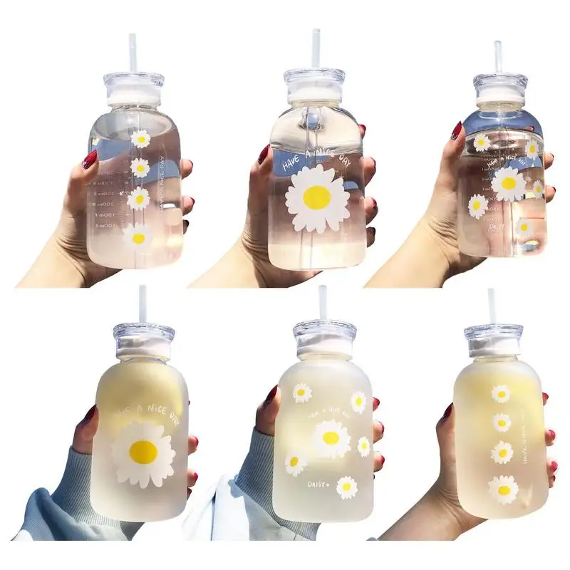 

Daisy Glass Water Bottle Portable Heat Resistant Crock Transparent Drinking Bottle With Scale Straw Frosted Water Cup For Travel