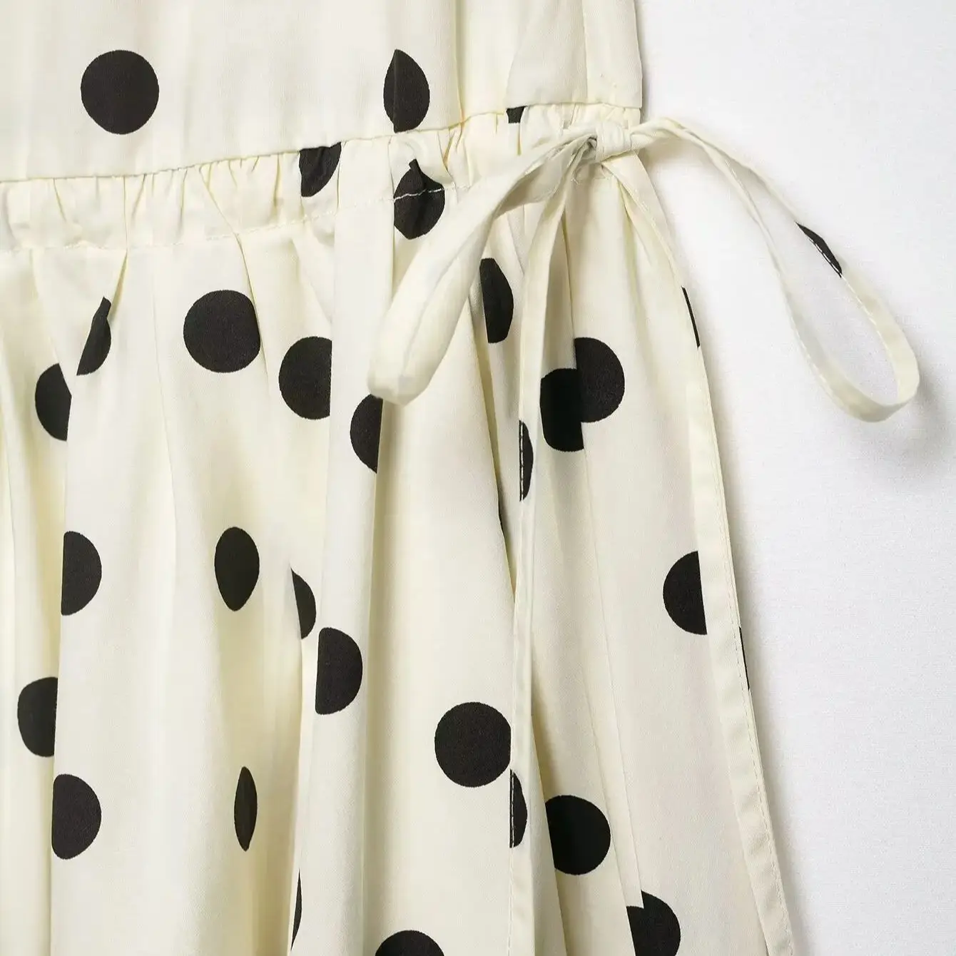 Women's Vintage Polka Dot Asymmetrical Hem Skirt White Black High Waist Drawstring Flowy Casual Midi Skirt Streetwear 5