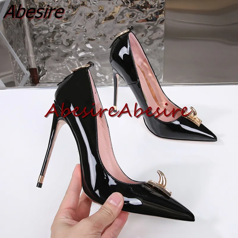 

2023 Spring Anti-Wolf Rivet Shallow Sheepskin Pumps Shoes Original High-Heeled Pointed Fashion Pumps Sexy Nightclub Women'S Shoe