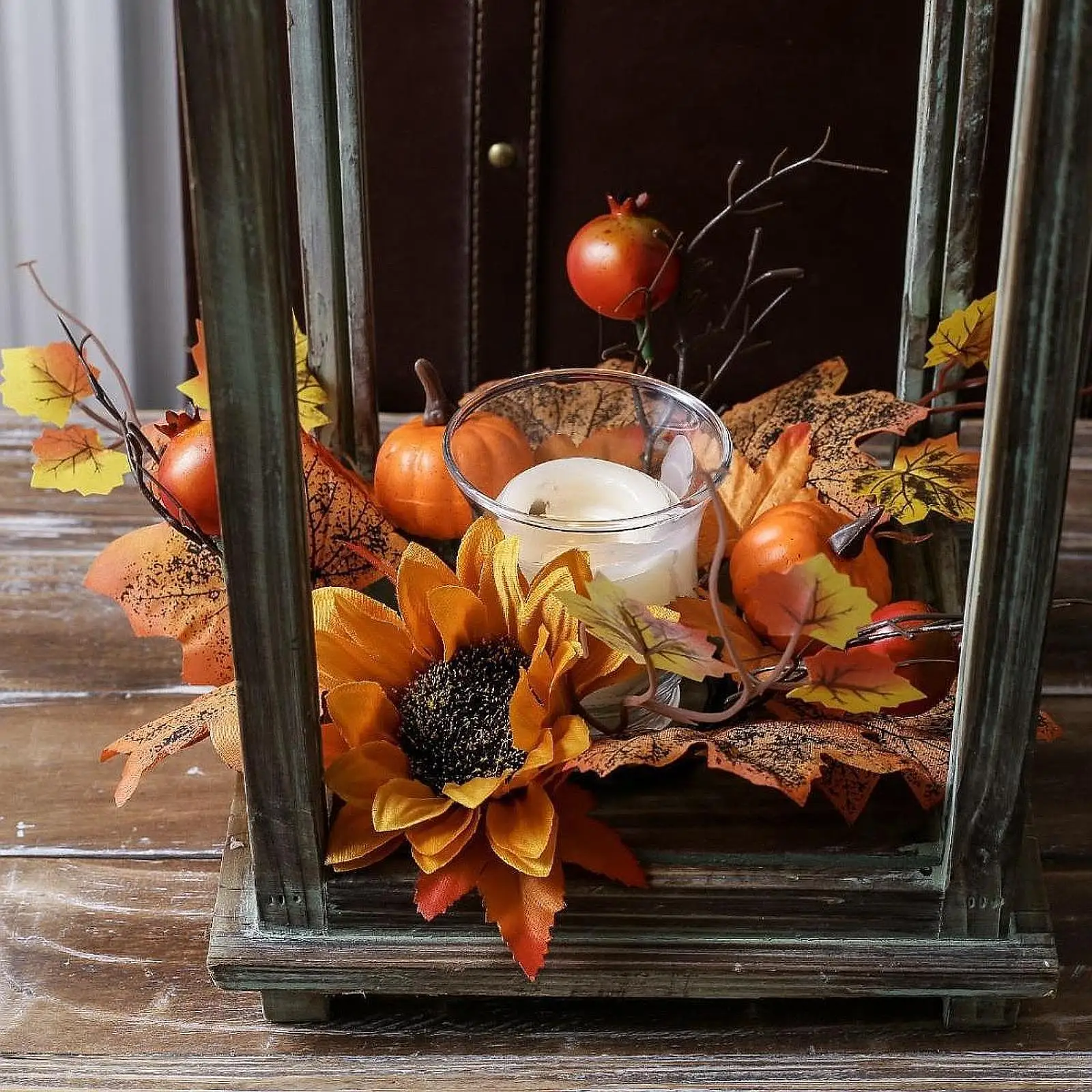 Candle Ring Artificial Wreath Decorative Ornament Rustic Maple Leaves Fall Wreath for Party Living Room Festival Table Farmhouse