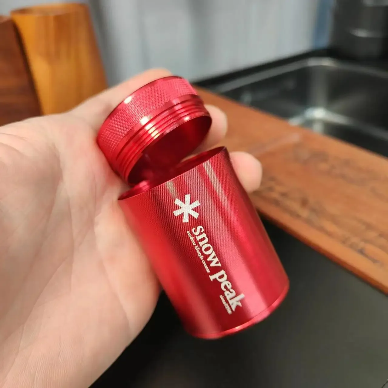 

Outdoor camping titanium aluminum alloy new waterproof tank fully enclosed can first aid medicine tea can bottle