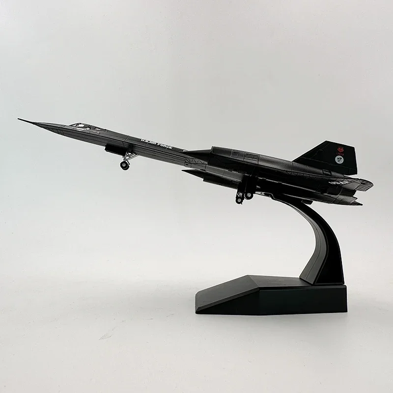 SR-71 ブラックバード 1/72 鉄製モデル Amazon.co.jp: NUOTIE 1/72 SR-71a