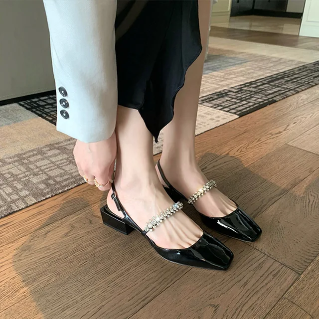 ジャンバティスタ ヴァリ レディース サンダル シューズ Women's Embellished Thong Sandals Gold 通販 