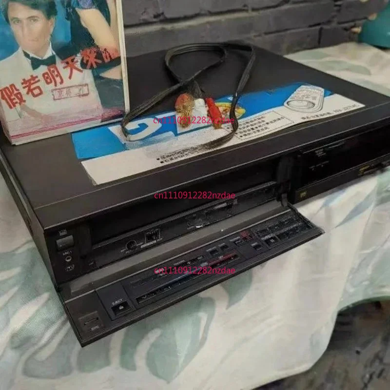 빈티지 VHS 비디오 카세트 플레이어 레코더 (구형 테이프용) 90% 새것