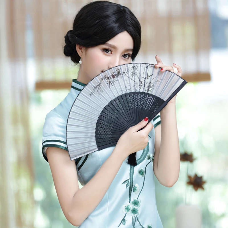 

Dance Lovers Hand Fans Chinese Fans Wedding Personalized Gifts Fans Silk Cloth Durable Easy Opening and Capping Hand Craft Fan