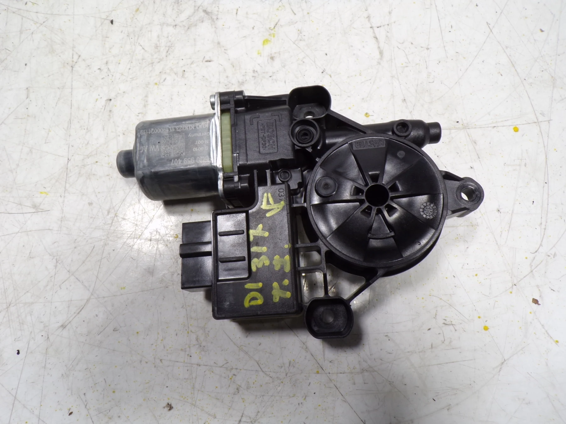 Left rear lift MOTOR/5Q0959407/0130822835 / 5Q0959407A05 17106957 for AUDI Q2 (GAB) 30 TFSI ADVANCED | Автомобили и мотоциклы