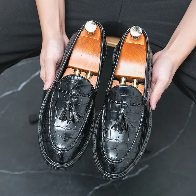 New Loafers for Men Patent Leather Stone Pattern Slip-On Round Toe Wedding Shoes for Men Size 38-44 Men Shoes 6