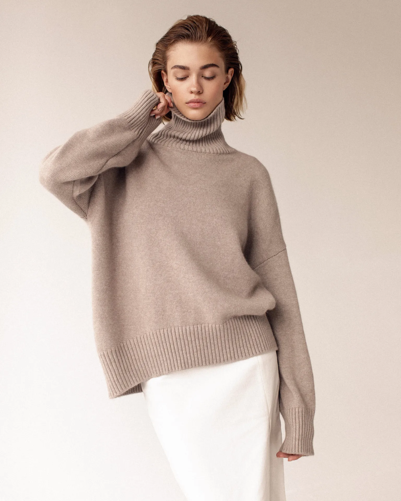 

Thickened Wool Knit Sweater Autumn and Winter Loose High Neck Jumper Solid Colour Simple Design