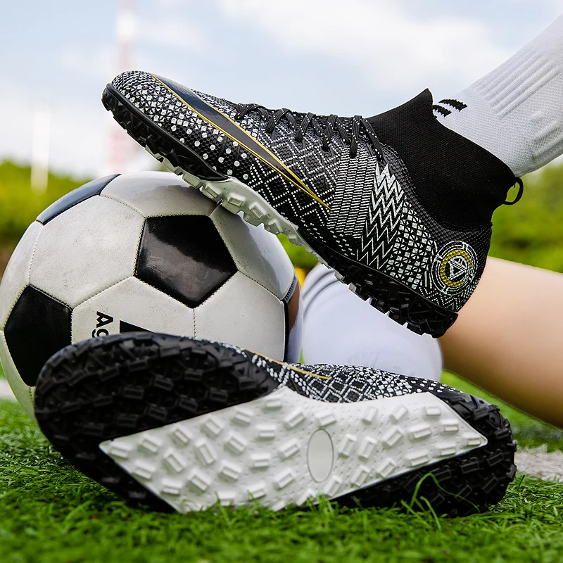 Chaussures de Football crampons football homme originales de la société  pour hommes,football homme, bottes respirantes de terrain de Football sur  gazon, crampons d'entraînement en herbe - AliExpress