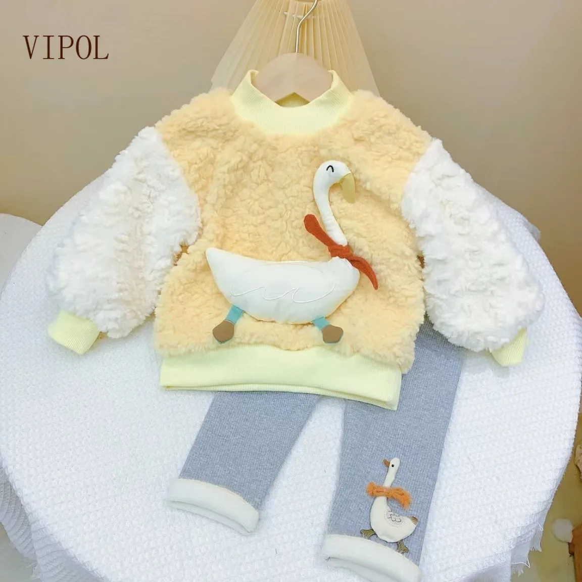 

VIPOL Girls' Winter suit Children's fleece plus thick hoodie + lamb wool plus thick leggings Warm winter suit