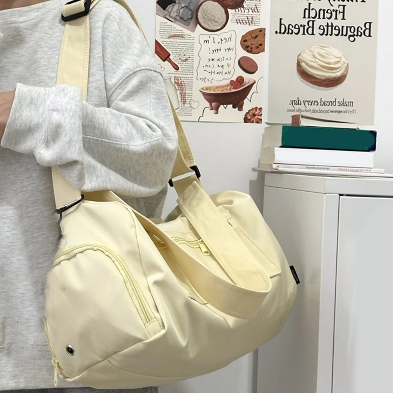 Stylish and Functional Nylon Gym Bag for Women Crossbody Bags Handbag Perfect for Travel and Fitness E74B