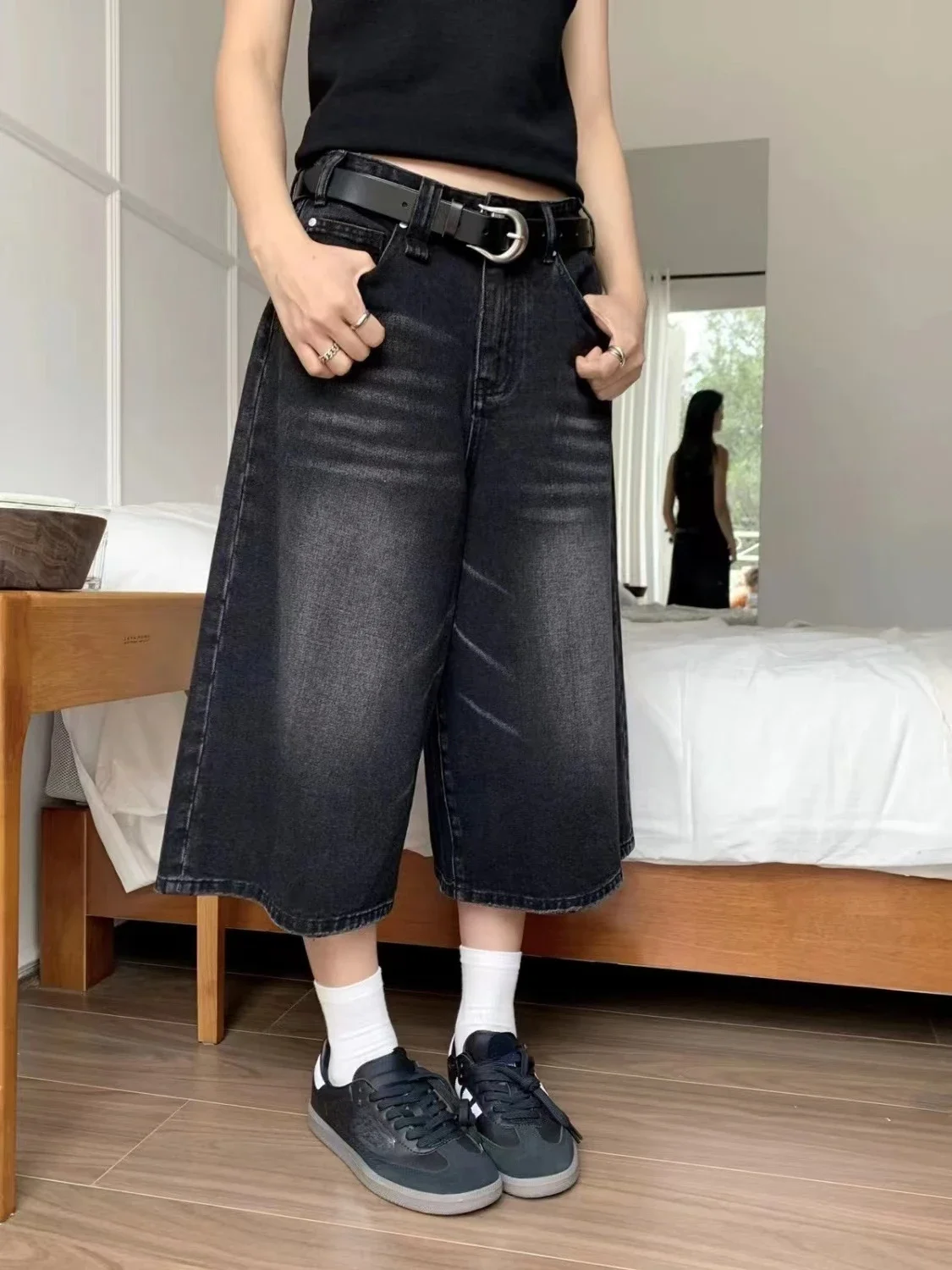 New 2024 Streetwear Y2k Style Baggy Denim Shorts Women Wide Leg Short Pants Fashion High Waisted Wash Knee Length Jeans Female