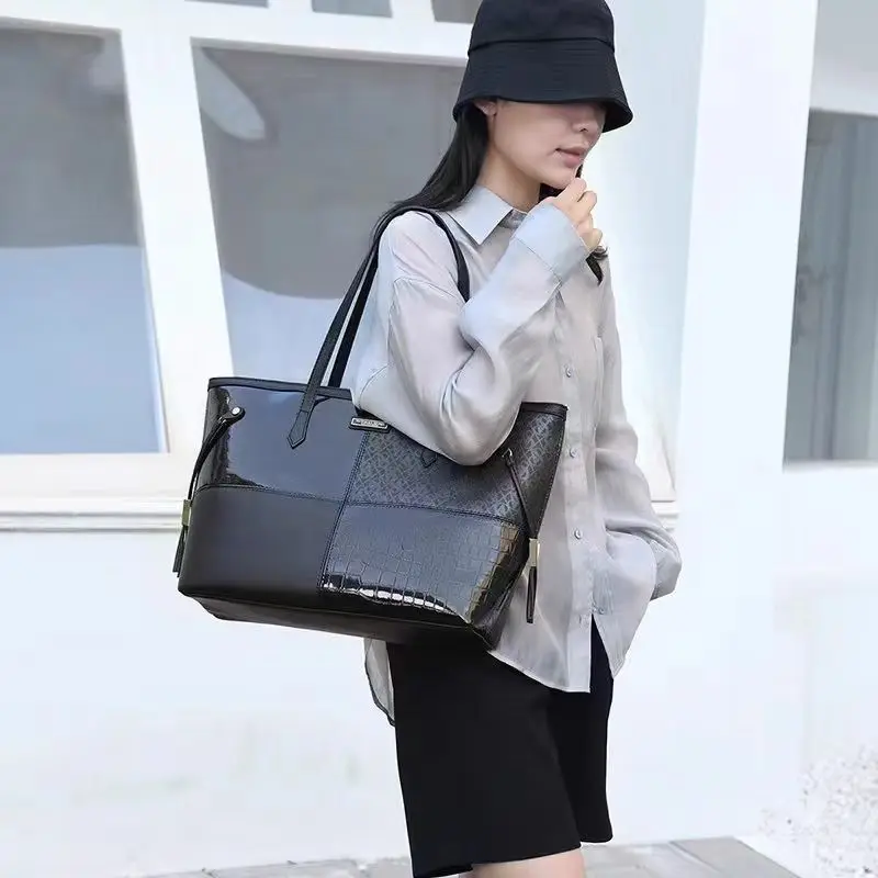 Commuter Large Capacity Handbag Niche Tote Bag High-grade Women's All-in-one Shoulder Underarm Bag - Image 4