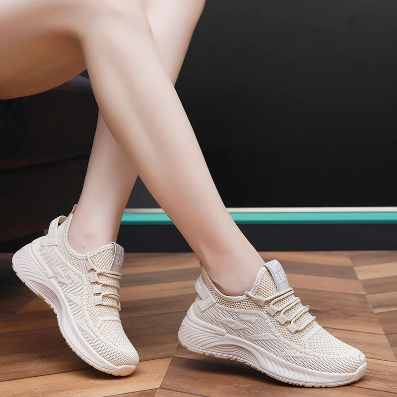 أحذية رياضية صيفية نسائية