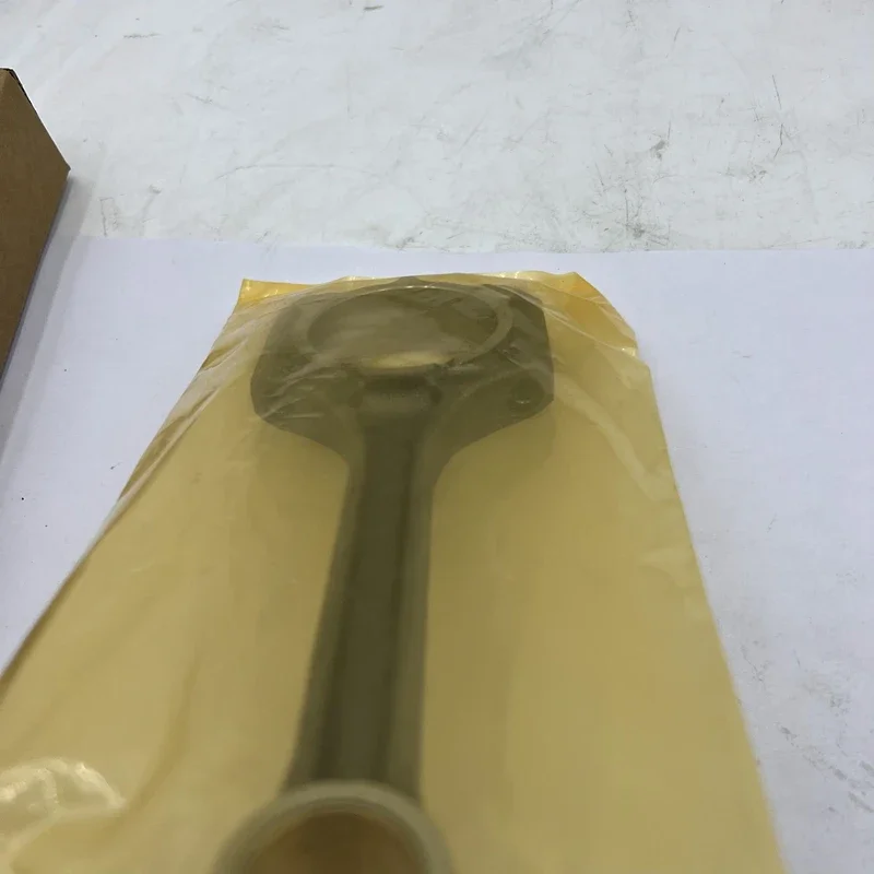 Connecting Rod For Hyundai Elantra Tucson Soul Forte 2.0L G4NC G4NA 11-19 235102E001 23510-2E001