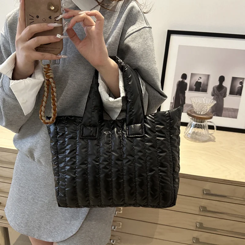 Large Capacity Quilted Tote Bag for Women Elegant Padded Solid Color Shoulder Bag for Vacation Casual Commuting Handbags