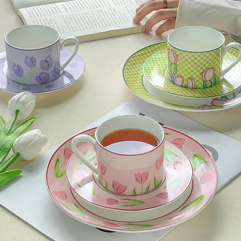 

Creative Tulip Painted Ceramic Coffee Cups and Plates Korean Cartoon Ins Mug Afternoon Tea Cake Dessert Plate Home Tableware
