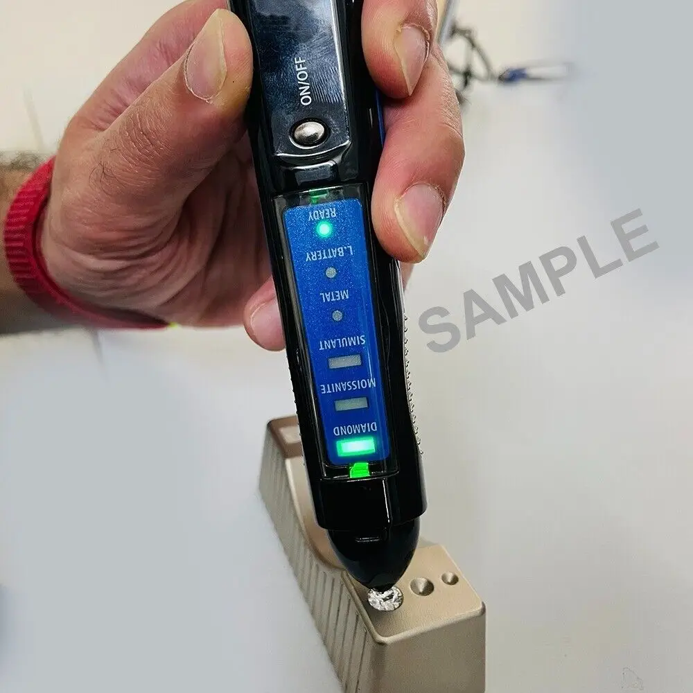 Рисунок 4 - Кольцо из белого золота с овальной огранкой