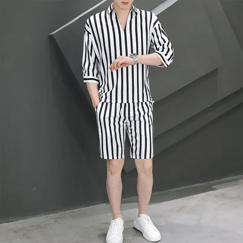 thumbnail image 1 of Sudaderas, camisetas, pantalones cortos, trajes para hombre, chándal de nailon, conjunto de chándal con estampado de rayas, conjunto de dos piezas coreano con gráfico, talla XL, 1 of 4