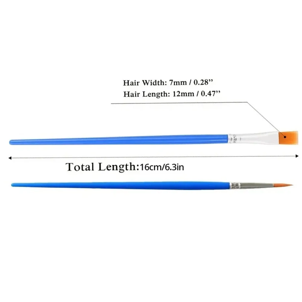 Pędzle z drewnianymi rączkami i metalowymi skuwkami