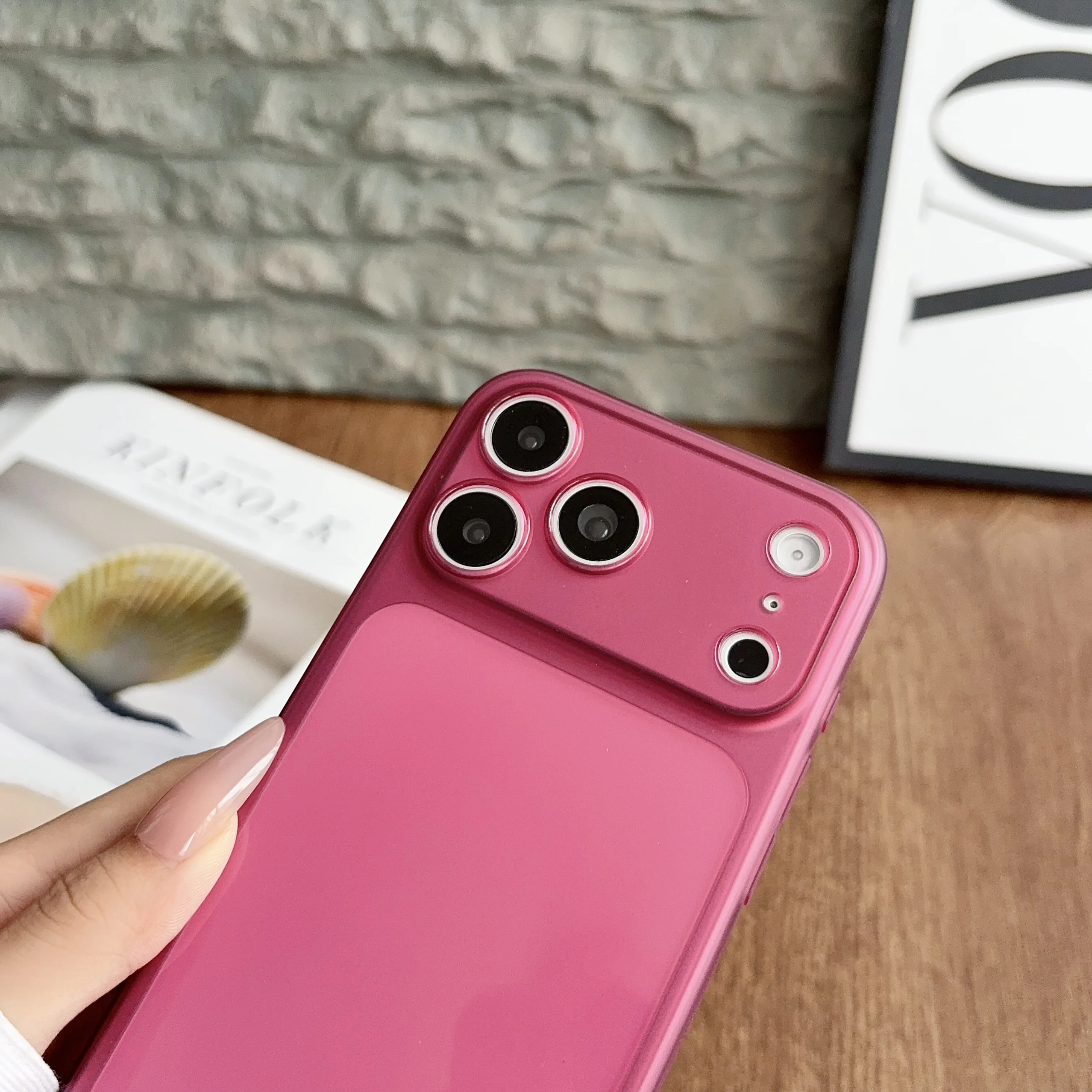 Luxury Ultra Thin Soft TPU Phone Case with Slim Matte Mirror Surface and Translucent Silicone Exterior