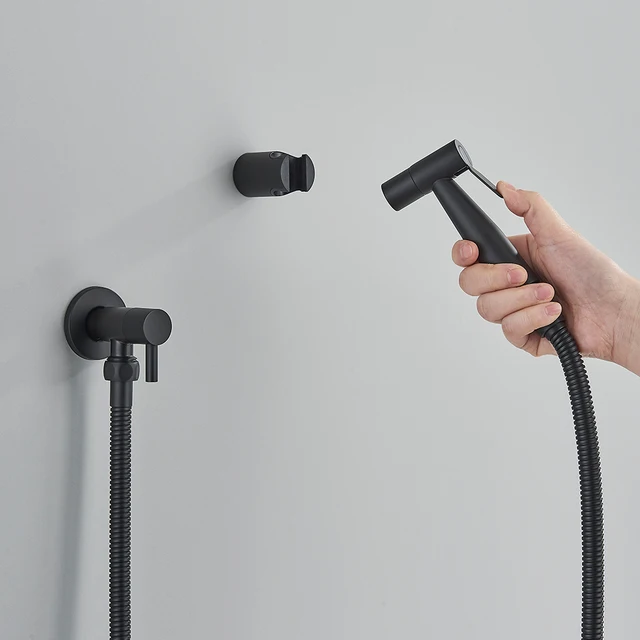 Brushed Gold มือถือห้องน้ํา Bidet Sprayer สแตนเลส Bidet ฝักบัวสุขอนามัยผนังห้องน้ํา Bidet Sprayer เย็นน้ํา 4